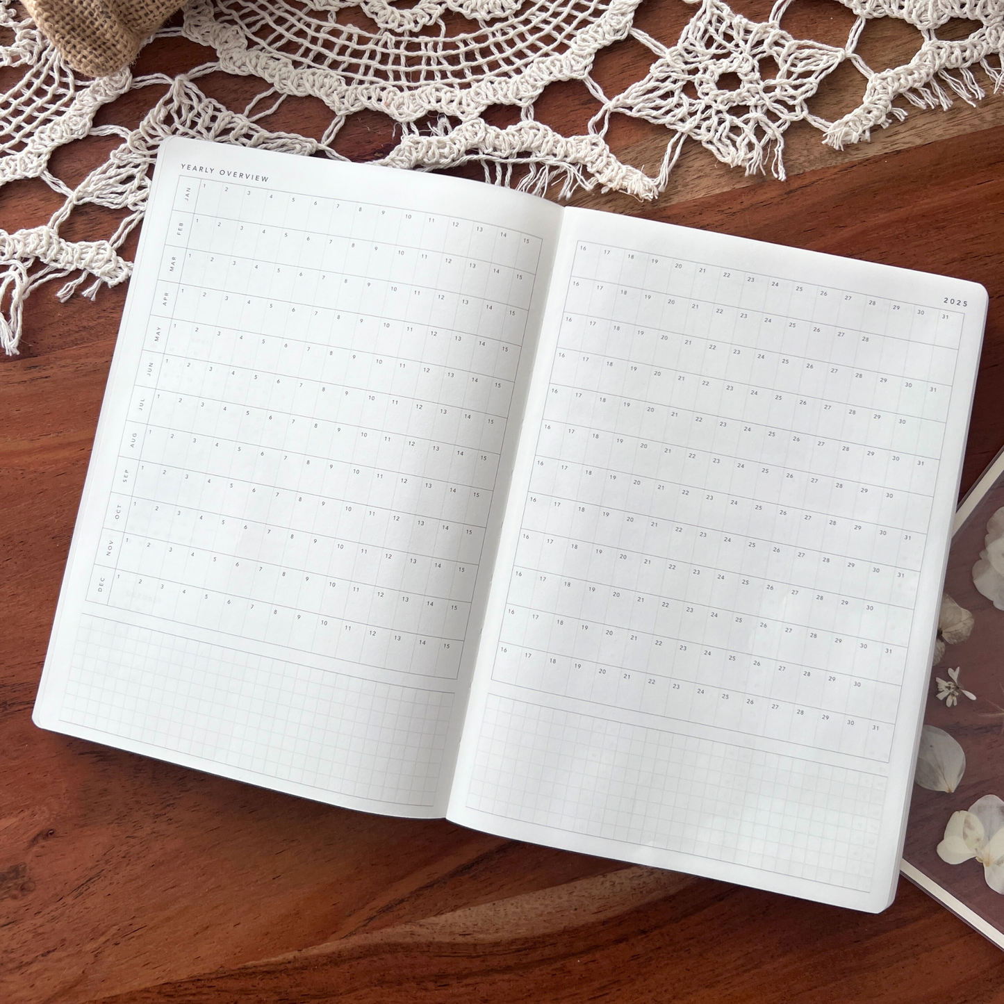 PREORDER • Weekbook Hybrid 2026 • B6 Size • Softcover Book Bound • Tomoe River Paper