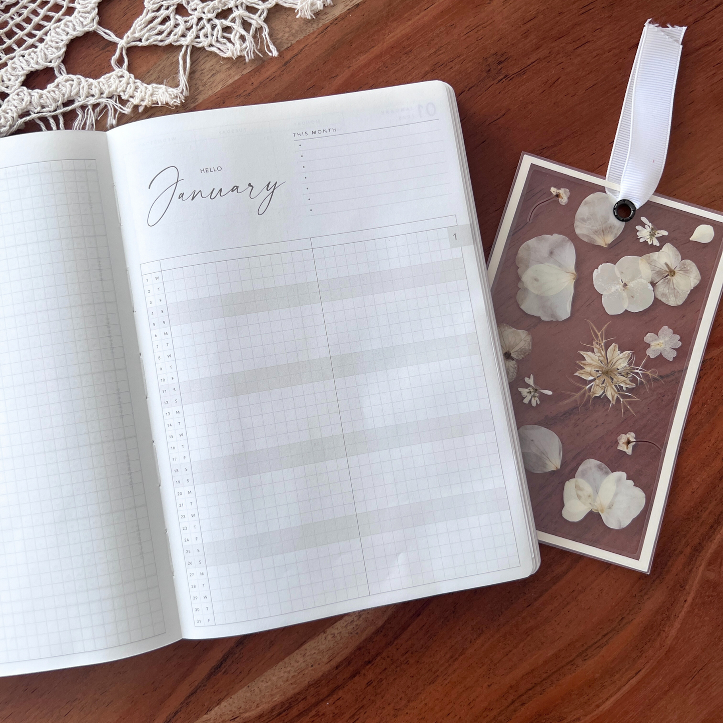 PREORDER • Weekbook Hybrid 2026 • B6 Size • Softcover Book Bound • Tomoe River Paper