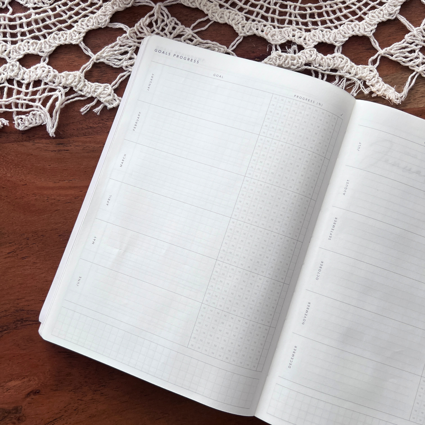 PREORDER • Weekbook Hybrid 2026 • B6 Size • Softcover Book Bound • Tomoe River Paper