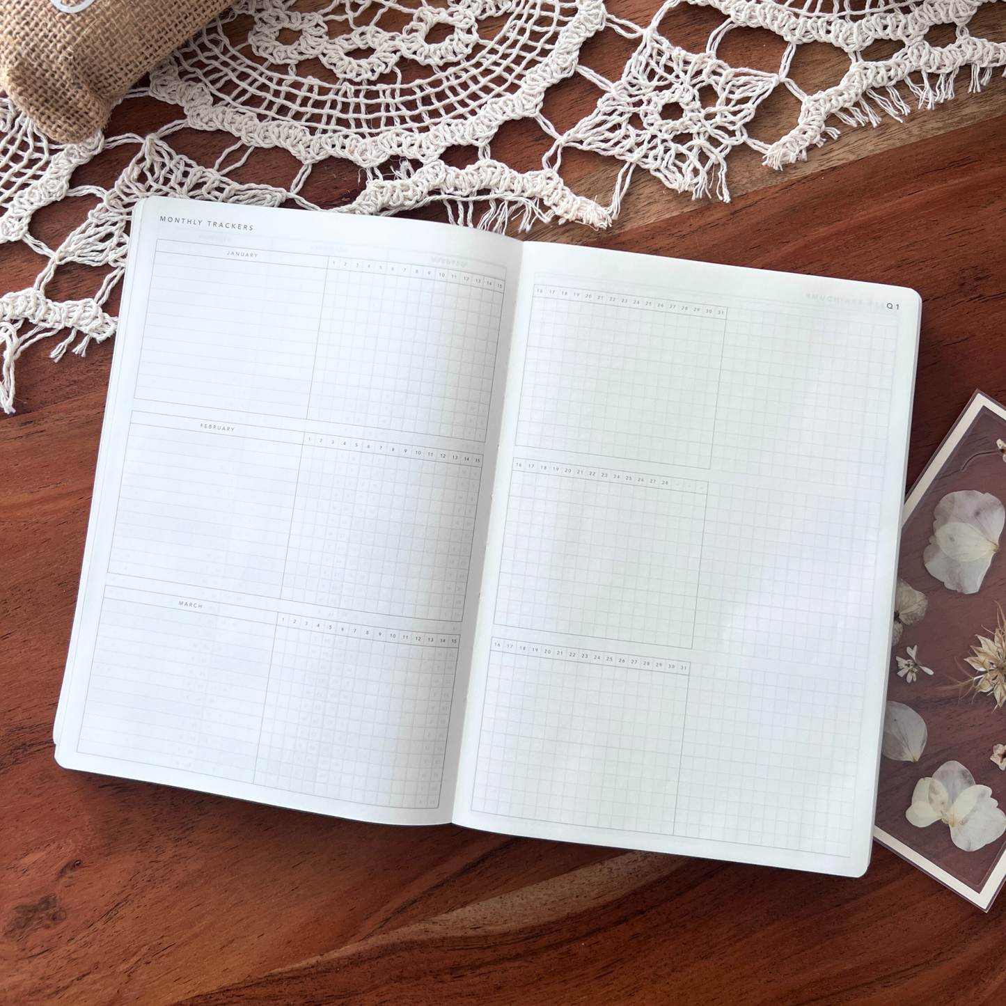 PREORDER • Weekbook Hybrid 2026 • B6 Size • Softcover Book Bound • Tomoe River Paper