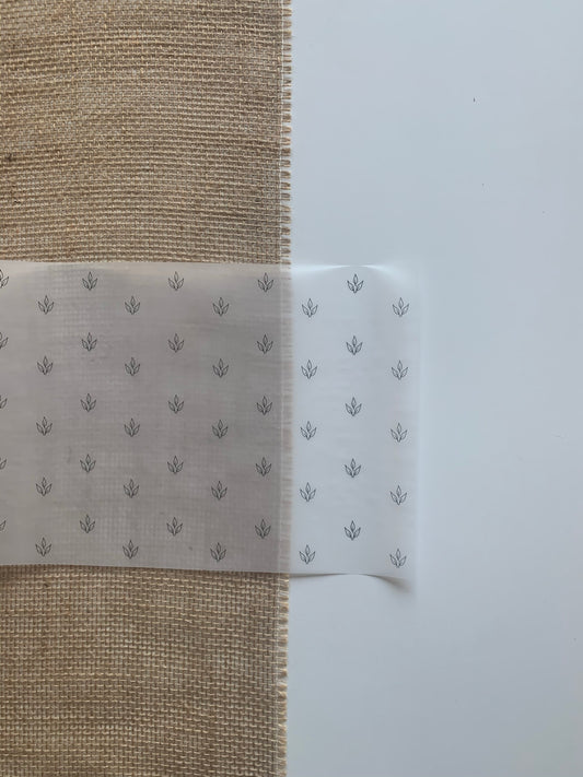 FV159 Feines A4-Blatt aus foliertem Pergament/Acetat mit winzigen Blättern